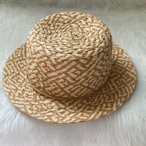 Brim Straw Hat with flower on side